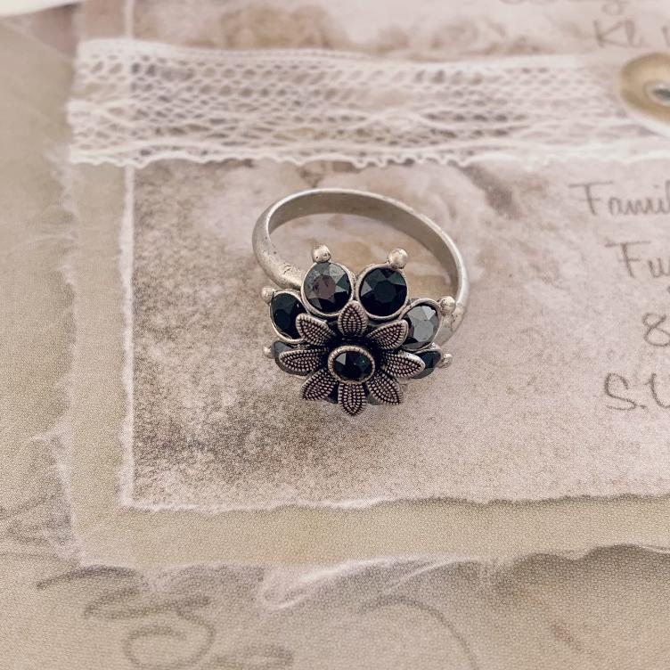 Ring schwarz