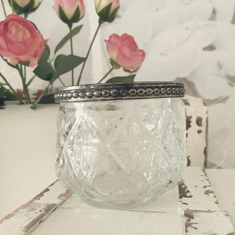 Teelichthalter mit Perlenkante