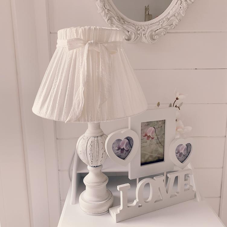 Tischlampe mit Stoffschirm